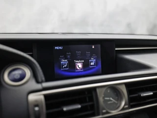 Lexus IS – thumbnail 25