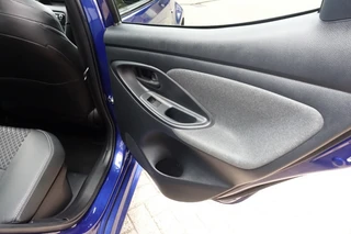 Toyota Yaris – thumbnail 9