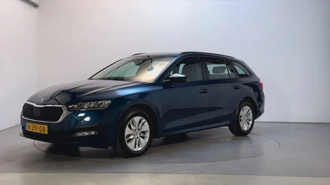 Skoda Octavia Combi 1.0 e-TSI DSG Ambition Navigatie Trekhaak Parkeersensoren DAB+ App-Connect