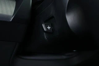 BMW i5 – thumbnail 25