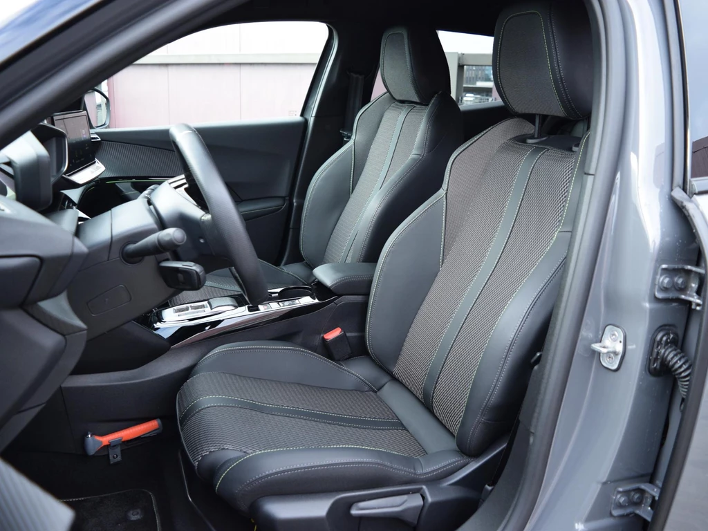 Peugeot e-2008 – foto 15