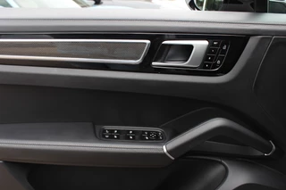 Porsche Cayenne – thumbnail 39