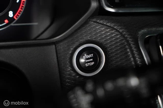 Land Rover Range Rover Velar – thumbnail 40