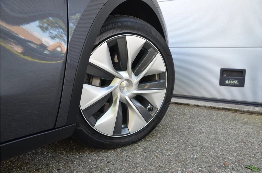 Tesla Model Y – foto 10