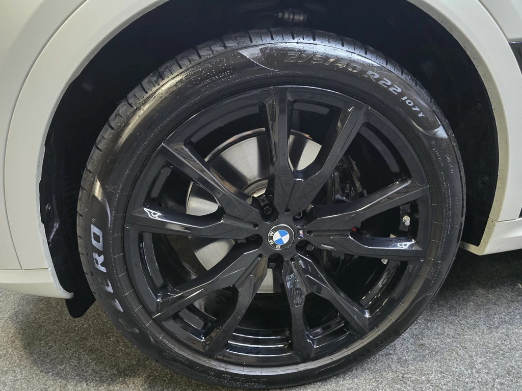BMW X7 – foto 8