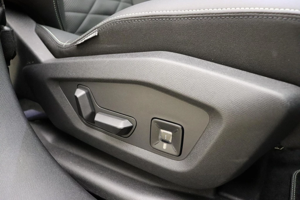 Peugeot e-5008 – foto 15