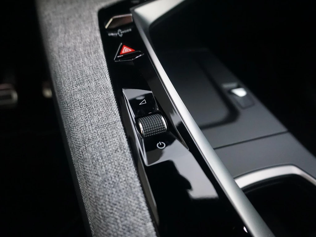 Peugeot e-3008 – foto 34