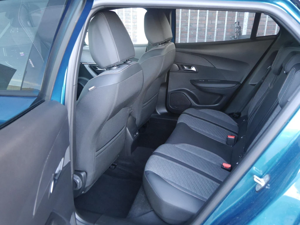 Peugeot e-2008 – foto 8