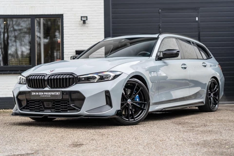 BMW 3-serie Touring 330e M Perf Pano H&K Head Up Carbon M340