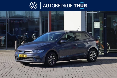 Volkswagen Polo 1.0 TSI Life Edition 95PK / 70kW DSG, Demonstratie voertuig (beschikbaar per 1 september 2026), keyless start & entry, achteruitrijcamera (rear view), parkeersensoren voor en achter (pdc), elektrisch verstel-, verwarm- en inklapbare buitenspiegels, LED-koplampen, Apple Carplay & Android Auto, DAB+, multifunctioneel lederen stuurwiel, adaptieve cruise control (acc), aanhangwagen herkenning etc.