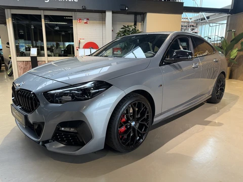 BMW 2 Serie Gran Coupé M-PERFORMANCE | 220i M-PERFORMANCE | PANO | ALLES VAN ORIGINEEL BMW PERFORMANCE | UITLAAD SPECIAAL VAN BMW PERFORMANCE | WINGS ORIGINEEL VAN BMW |