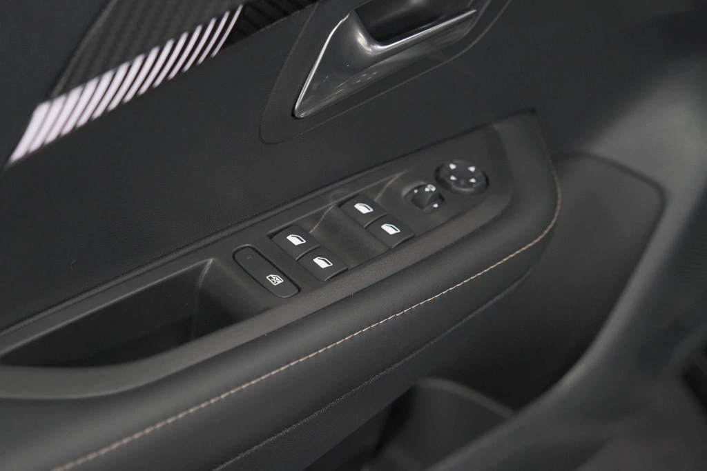 Peugeot 208 – foto 30