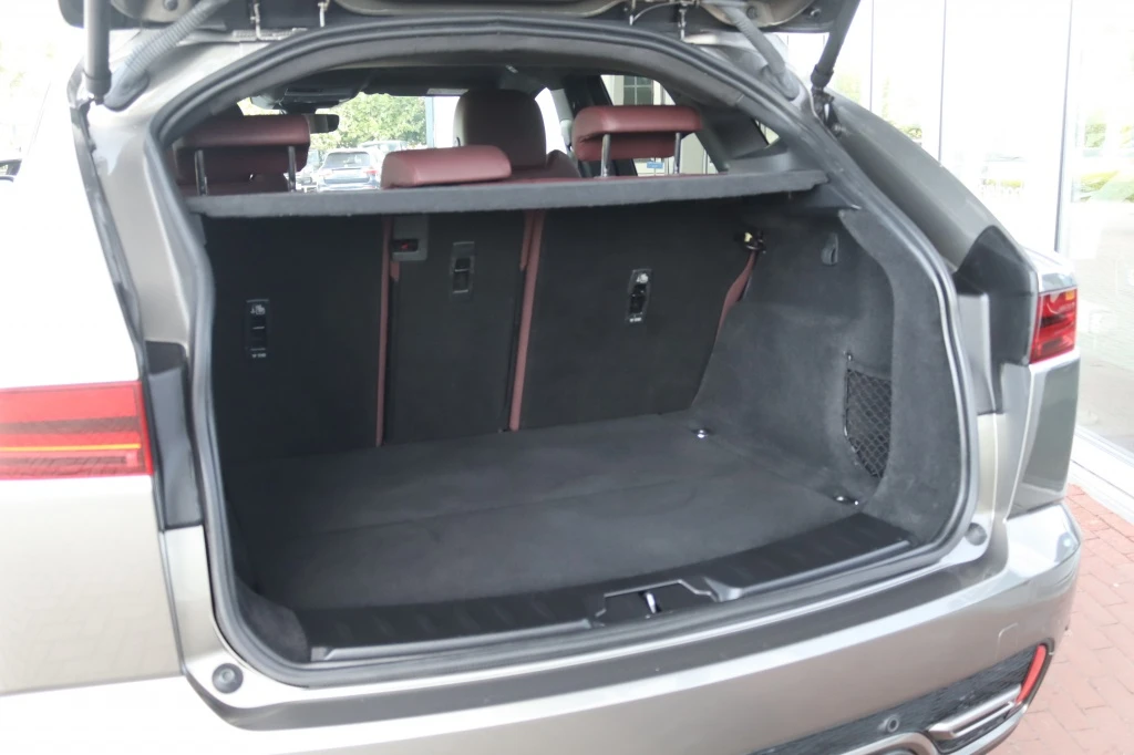 Jaguar E-PACE – foto 47