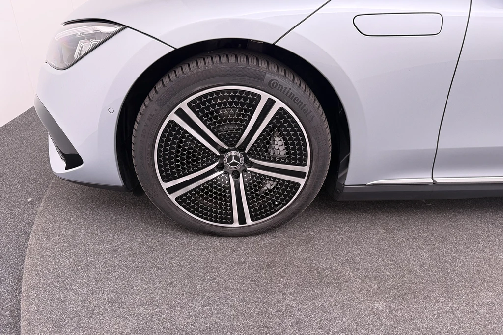 Mercedes-Benz EQE – foto 7