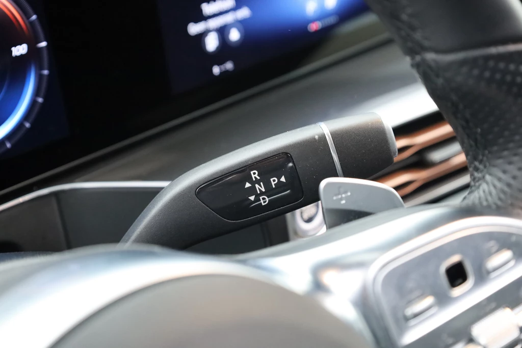 Mercedes-Benz EQC – foto 7