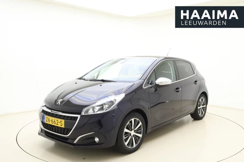 Peugeot 208 1.2 PureTech Allure | Trekhaak | Achteruitrijcamera | Panoramadak | Navigatie | Airco | Climate control | Bluetooth koppeling