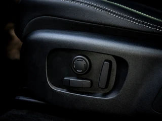 Land Rover Range Rover Velar – thumbnail 24