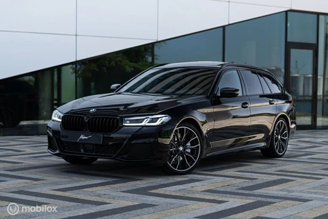 BMW 5-serie Touring 520i M Sport |Pano |ACC |Sfeer |Memory