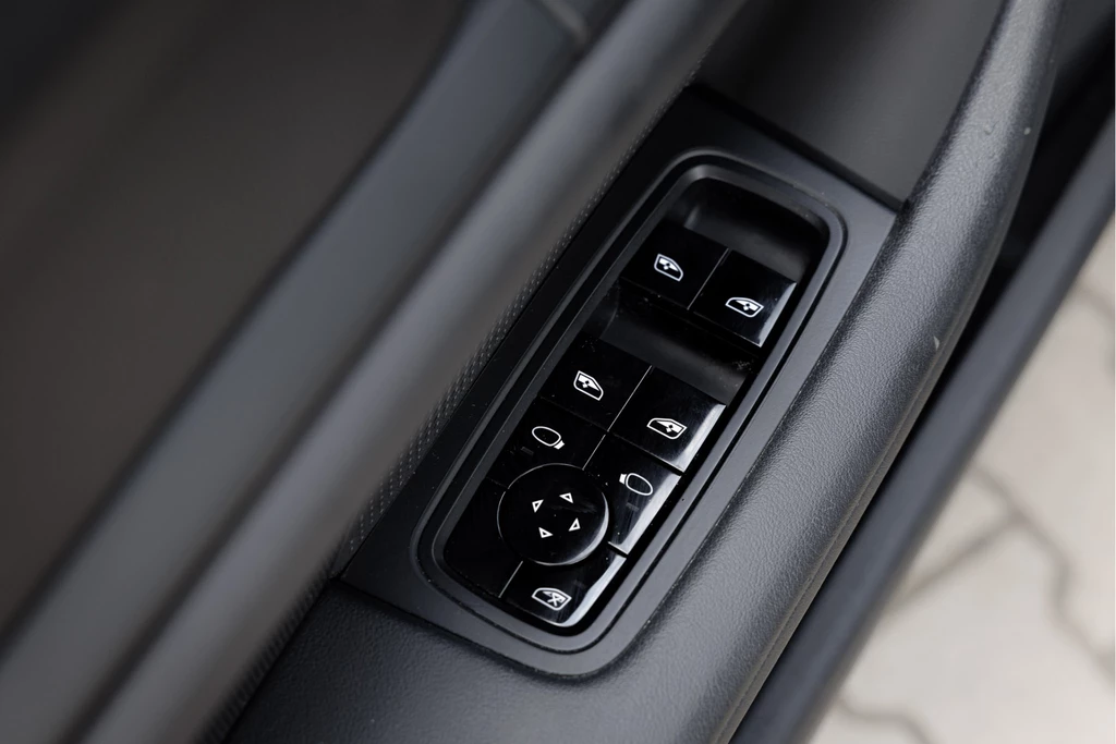 Porsche Taycan – foto 28