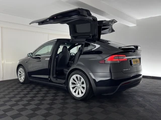 Tesla Model X – thumbnail 3