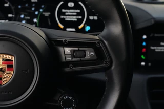 Porsche Taycan – thumbnail 18