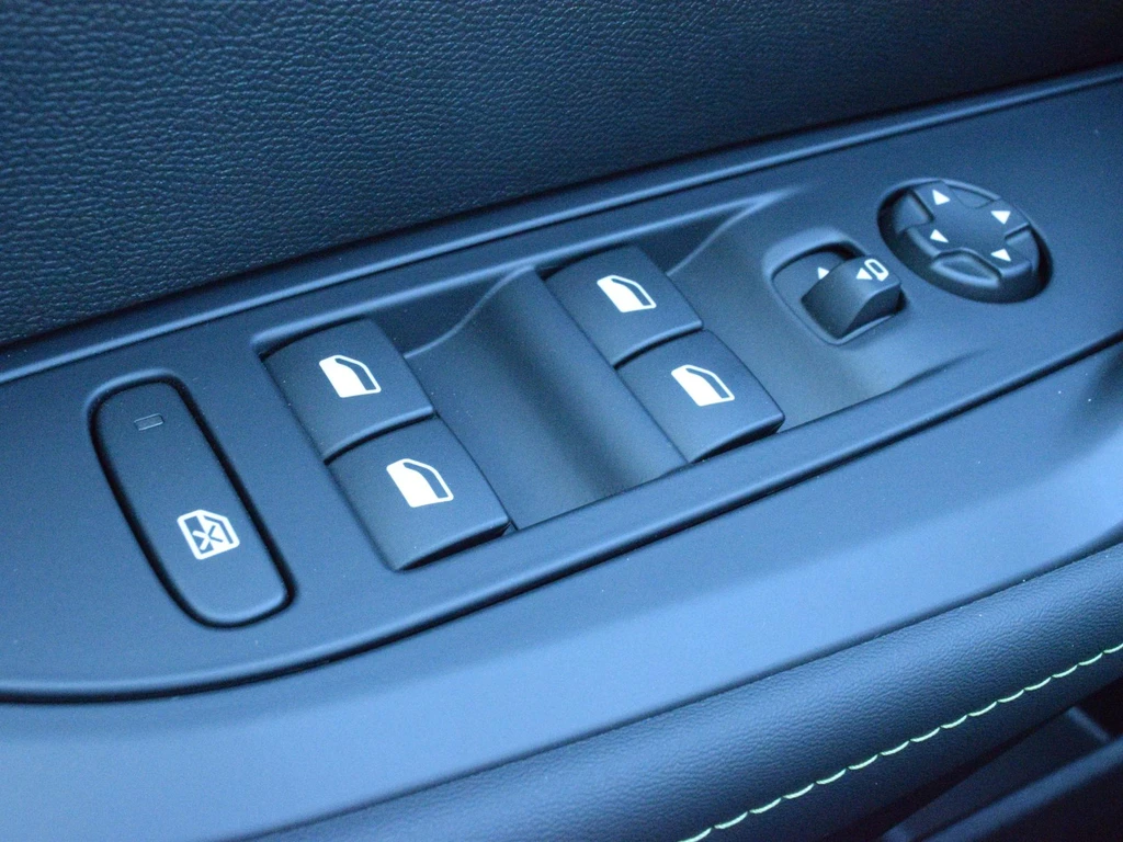 Peugeot 208 – foto 19