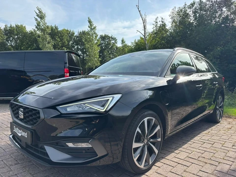 SEAT Leon Sportstourer 1.4 TSI eHybrid PHEV FR | 18 inch | Adaptive cruise control | Stoelverwarming | Achteruitrijcamera