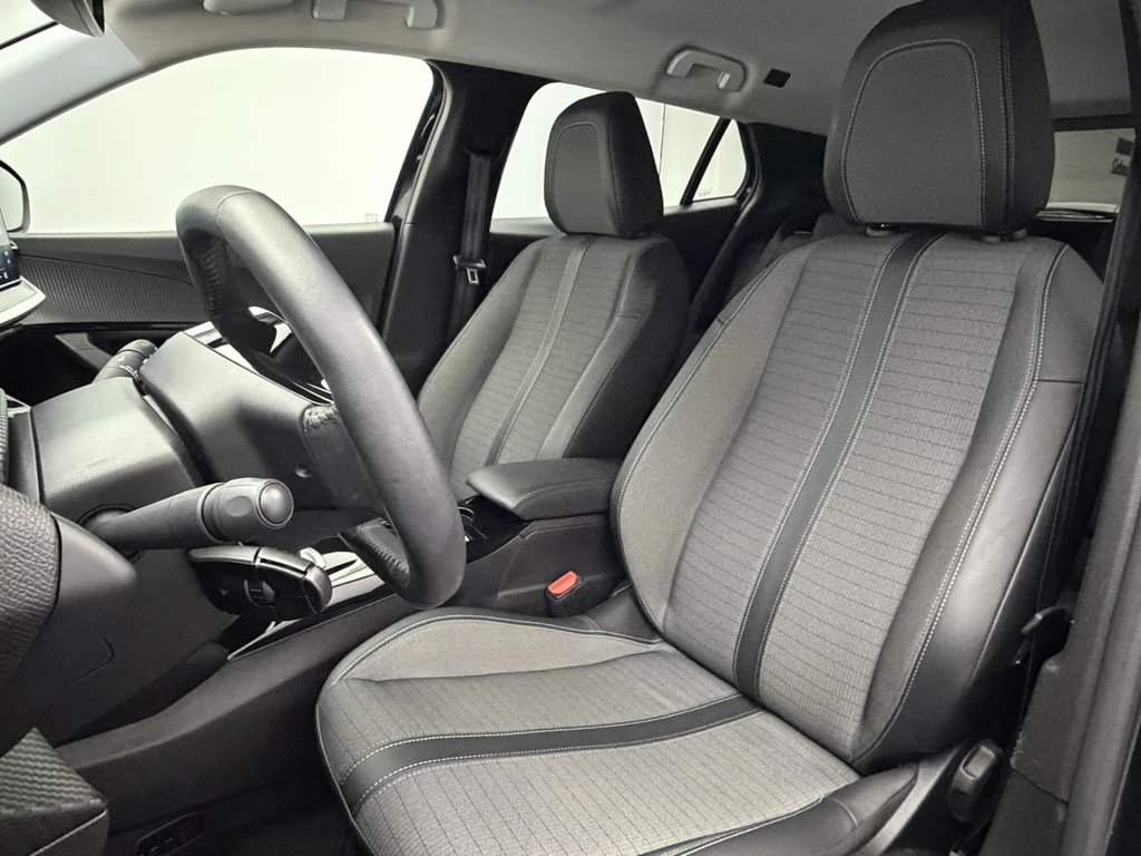 Peugeot e-2008 – foto 11
