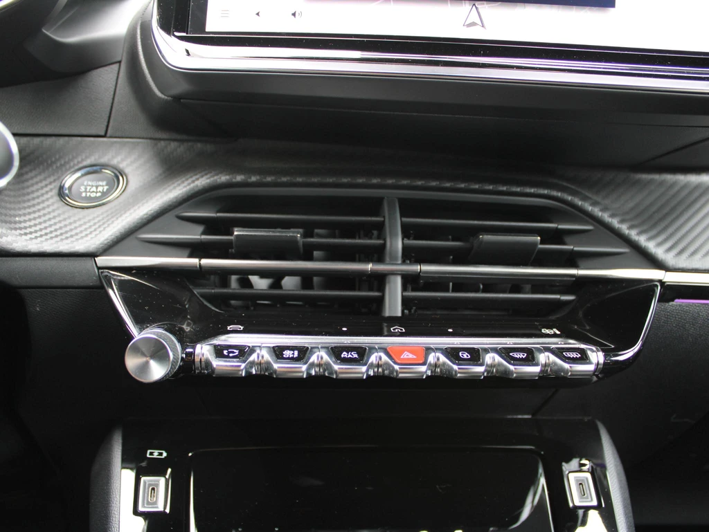 Peugeot e-208 – foto 17