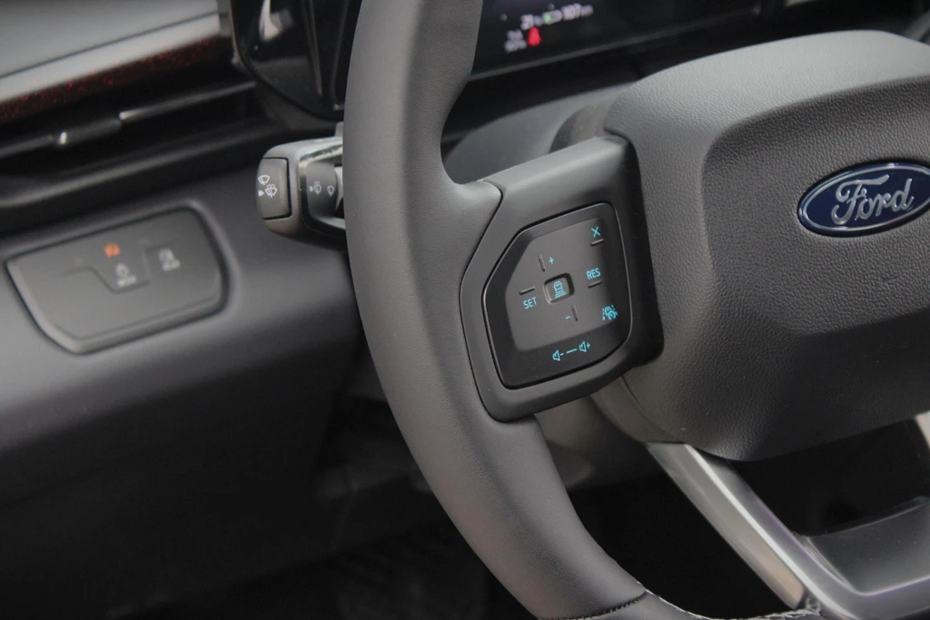Ford Explorer – foto 45