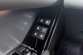 Land Rover Range Rover Velar – thumbnail 19