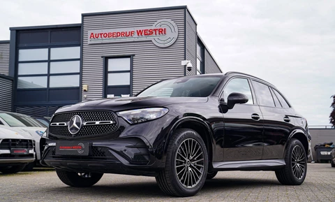 Mercedes-Benz GLC-klasse 300e 4MATIC AMG Line | Panorama | 360 Camera | Elektrische trekhaak | Memory