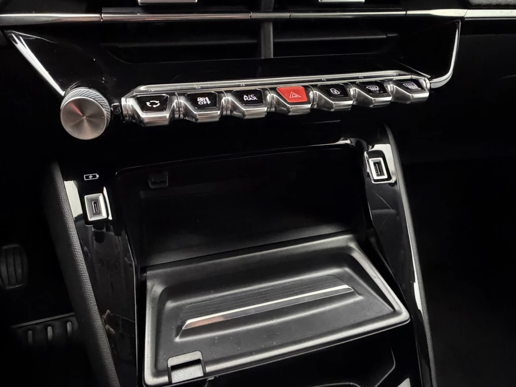 Peugeot 208 – foto 18
