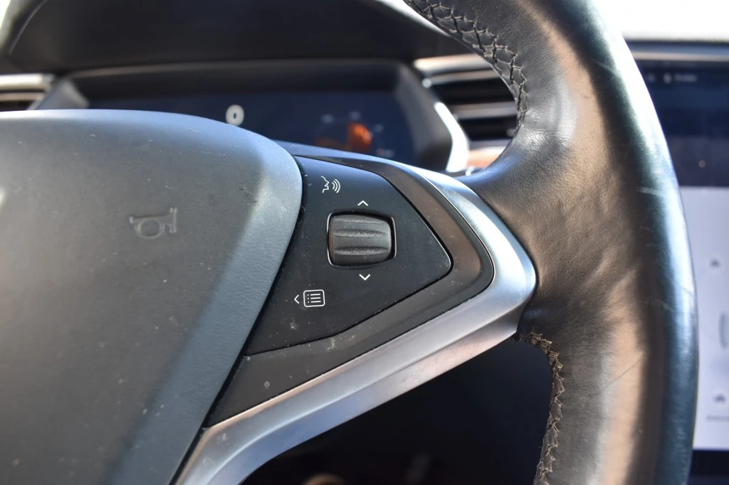 Tesla Model X – foto 22