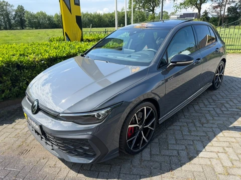 Volkswagen Golf 2.0 TSI 195 kW Pano / IQ Light / H&K / DCC / Keyless