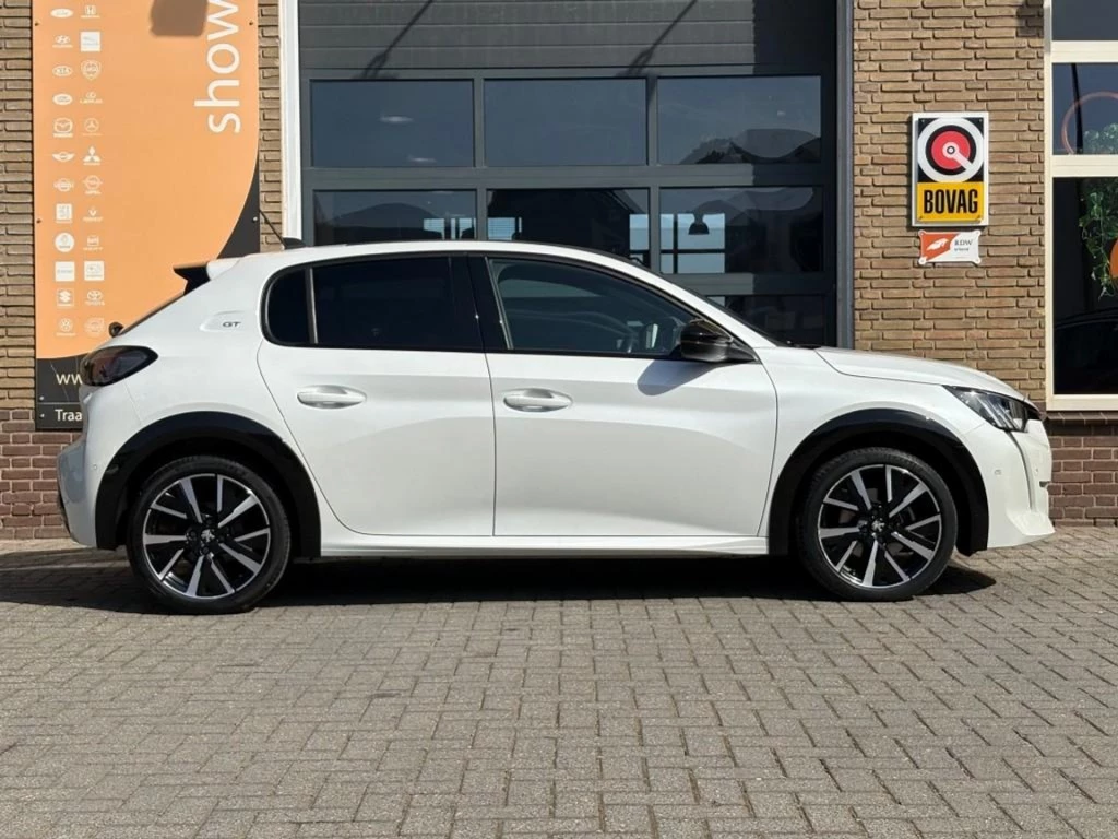 Peugeot 208 – foto 13