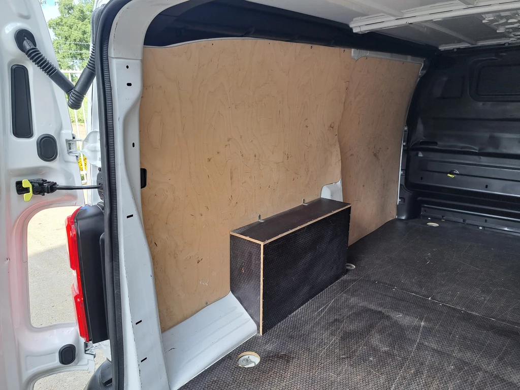 Opel Vivaro – foto 15