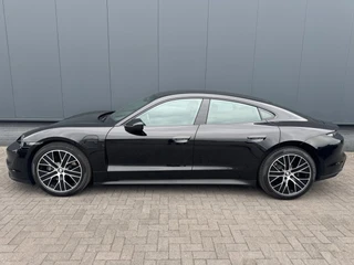 Porsche Taycan – thumbnail 3