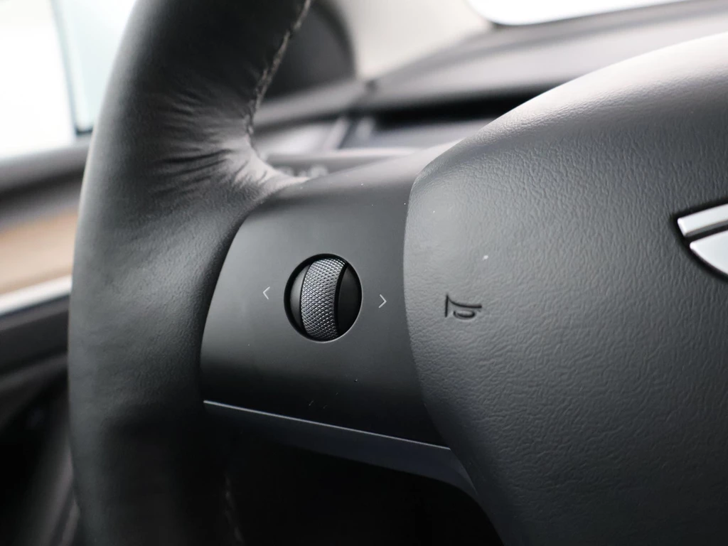 Tesla Model Y – foto 27