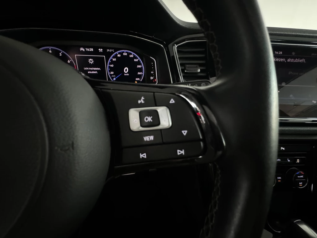Volkswagen T-Roc – foto 15