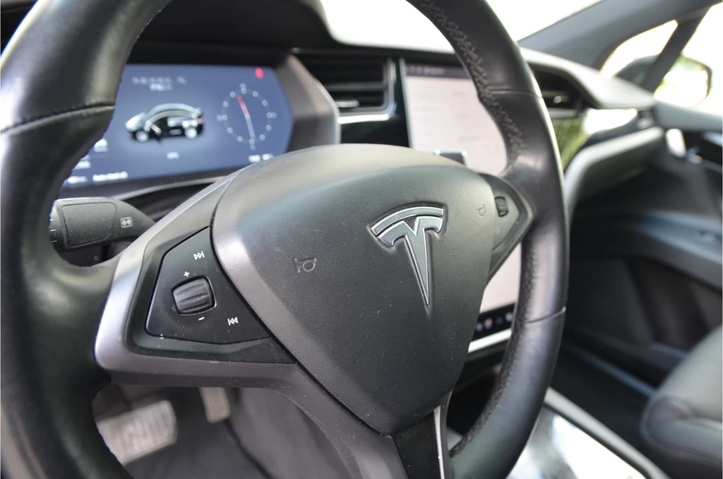 Tesla Model X – foto 19
