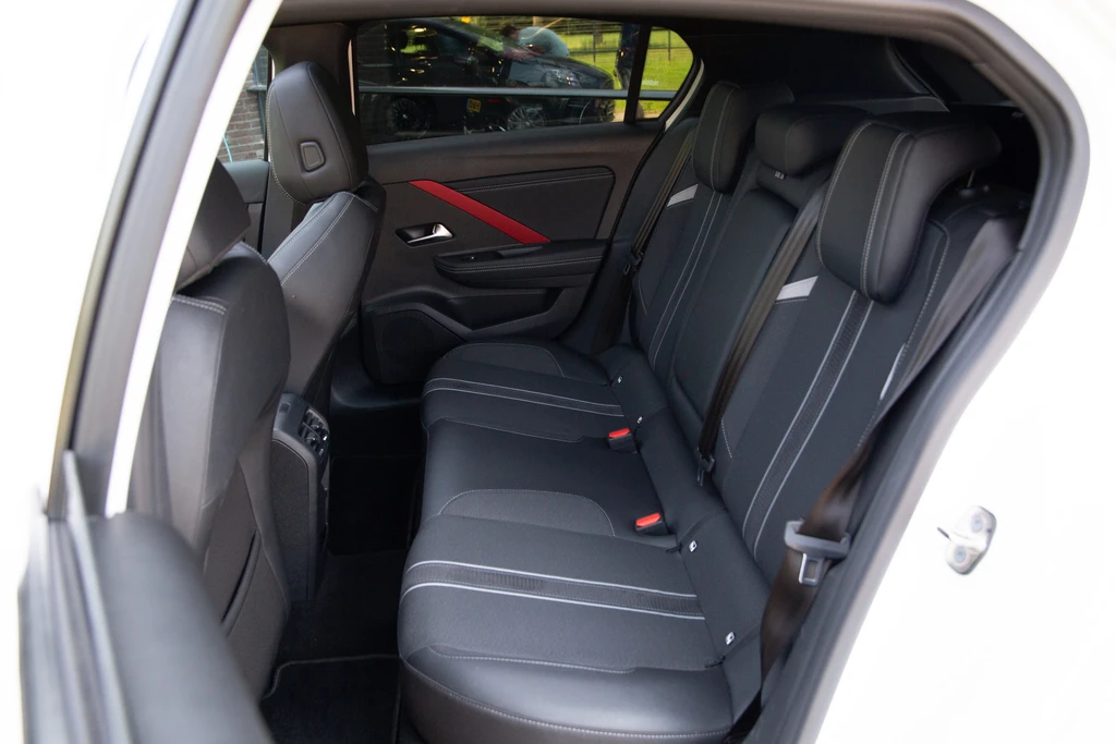 Opel Astra – foto 9
