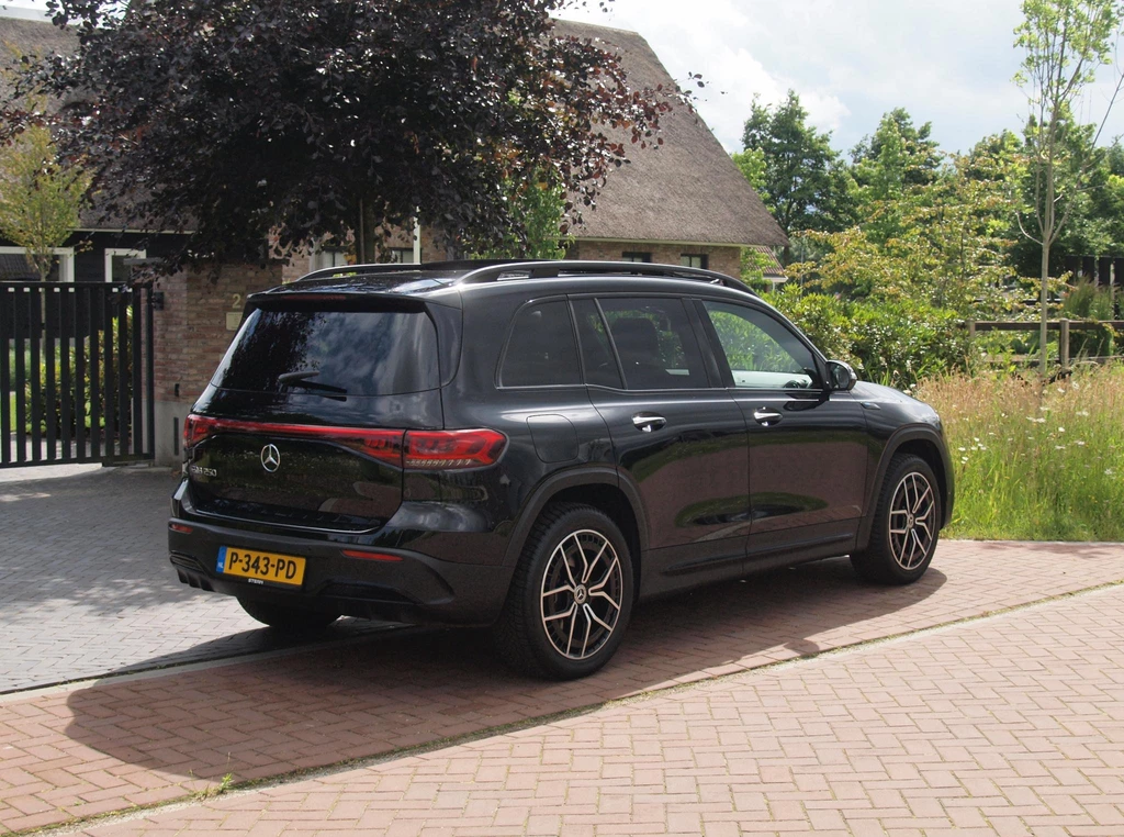 Mercedes-Benz EQB – foto 6