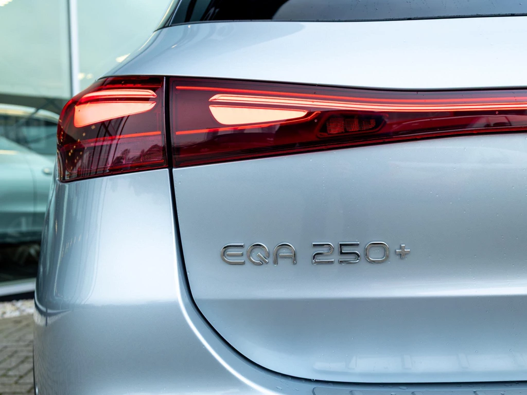 Mercedes-Benz EQA – foto 19