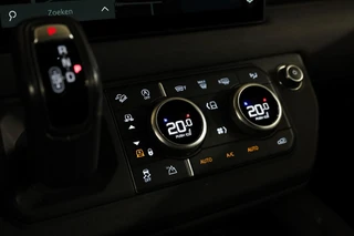 Land Rover Defender – thumbnail 16