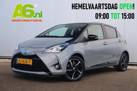 Toyota Yaris 1.5 Hybrid Bi-Tone Plus 101PK Automaat Panoramadak Navigatie Camera Clima Cruise Keyless Entry 16 inch LMV