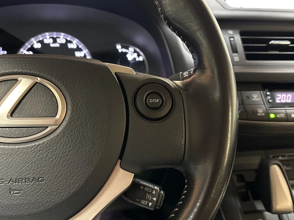 Lexus CT – foto 16