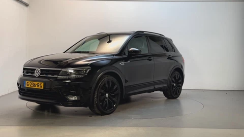 Volkswagen Tiguan 1.5 TSI DSG ACT Highline Business R R-Line Panoramadak Camera Virtual Cockpit Stoelverwarming