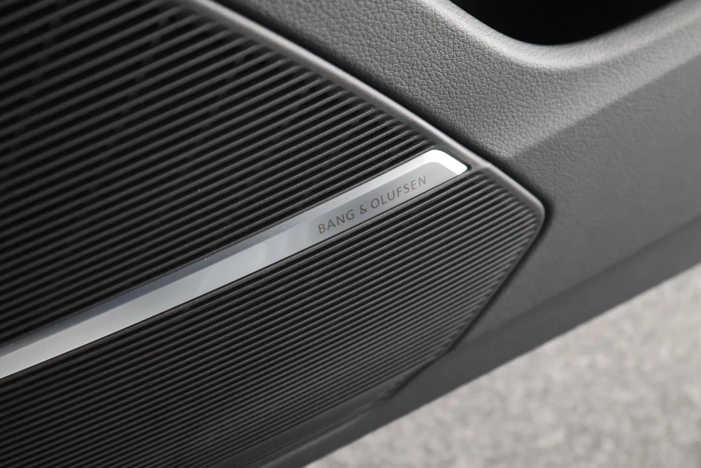 Audi Q8 – foto 12