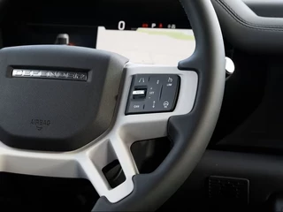 Land Rover Defender – thumbnail 10